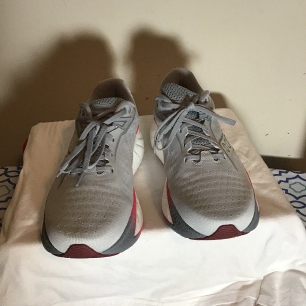 😎 Saucony, women’s size 9.5, new condition, very lightweight, see photos - Picture 6 of 7
